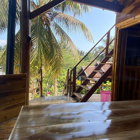 Surf Beach Hotel Arugam Bay Eksteriør billede