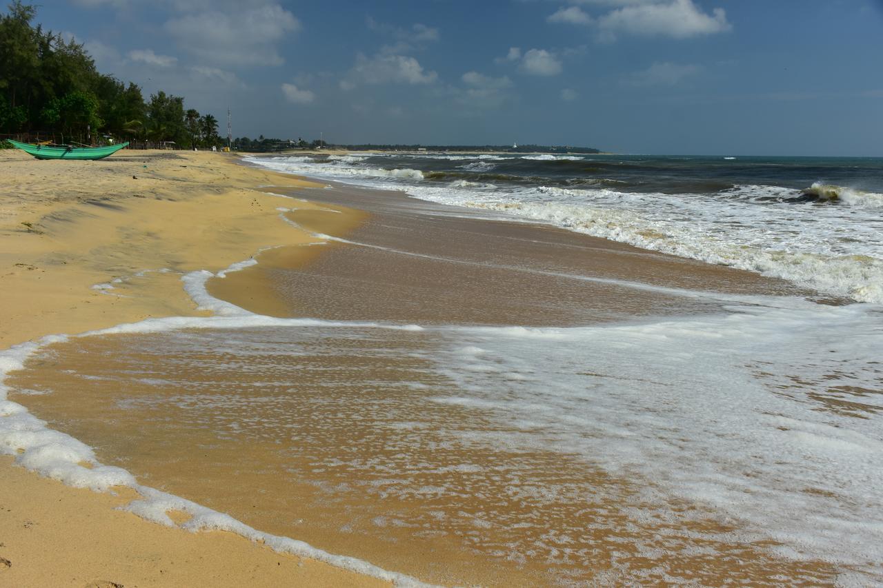 Surf Beach Hotel Arugam Bay Eksteriør billede